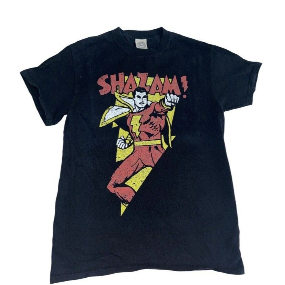 Shazam Graphic Tee Men’s Small DC Comics Captain Marvel Black Superhero Crew Y2K
